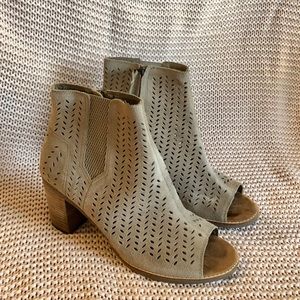 Toms cut out heel